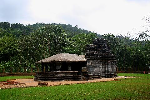 Mahadev Temple Tambdi Surla - Download Goa Photos